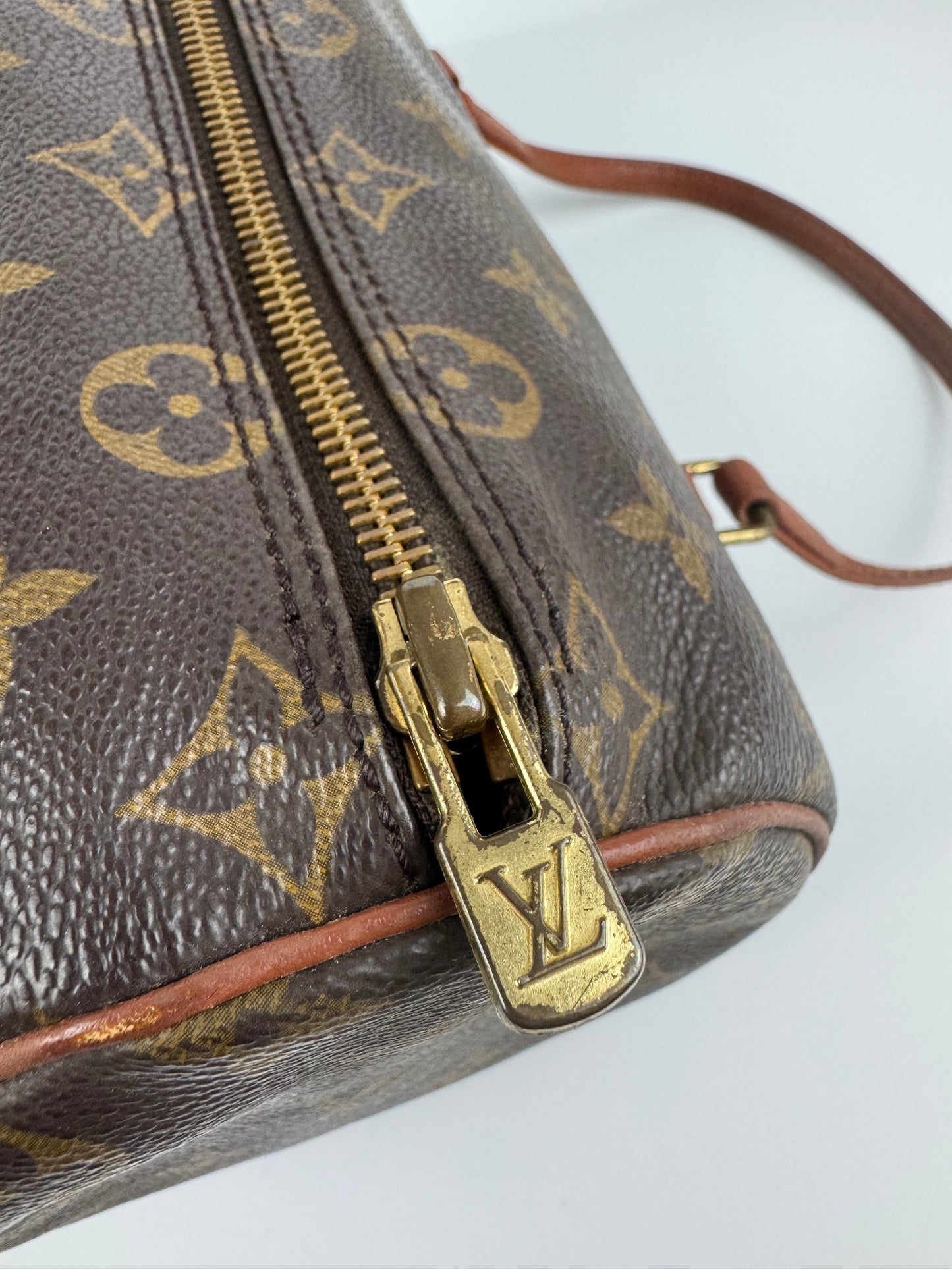 Louis Vuitton Papillon 26