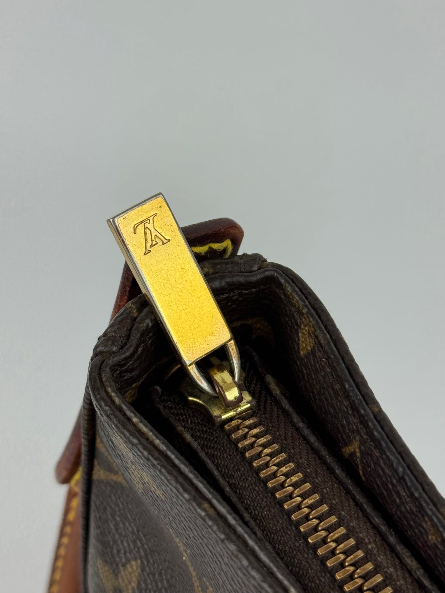 Louis Vuitton Looping MM Shoulder Bag
