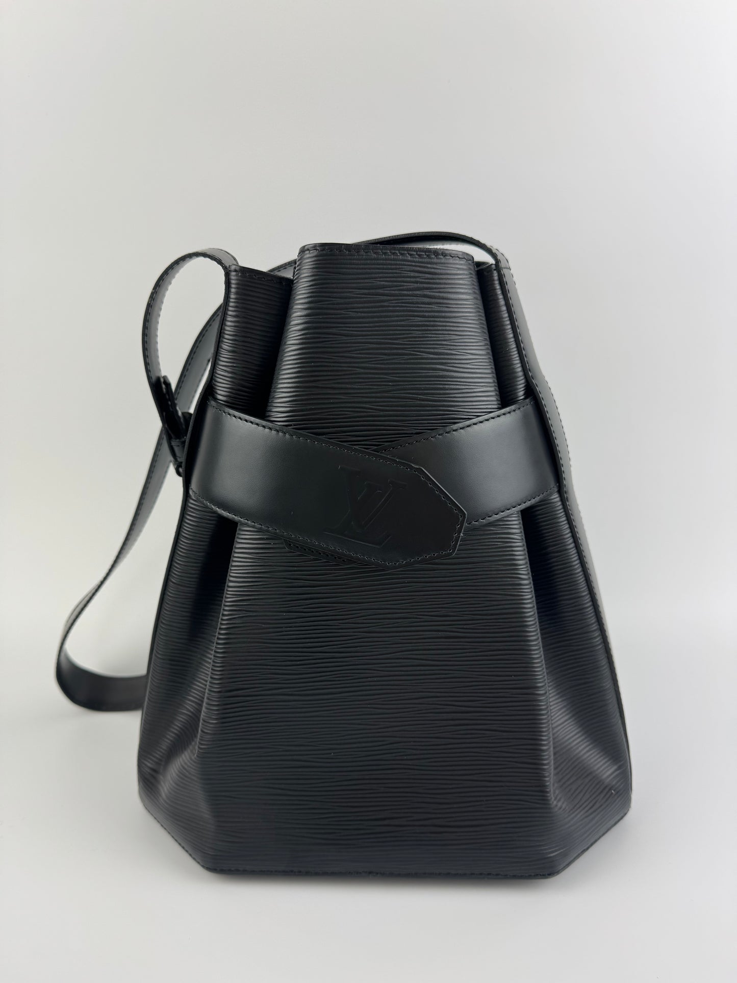 Louis Vuitton Sac De Paule Bucket Bag