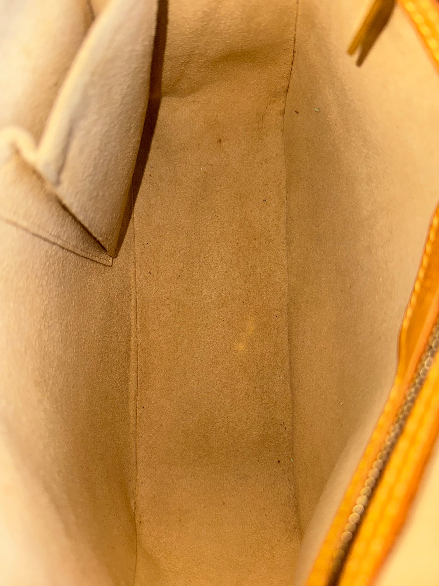 Louis Vuitton Looping MM Shoulder Bag