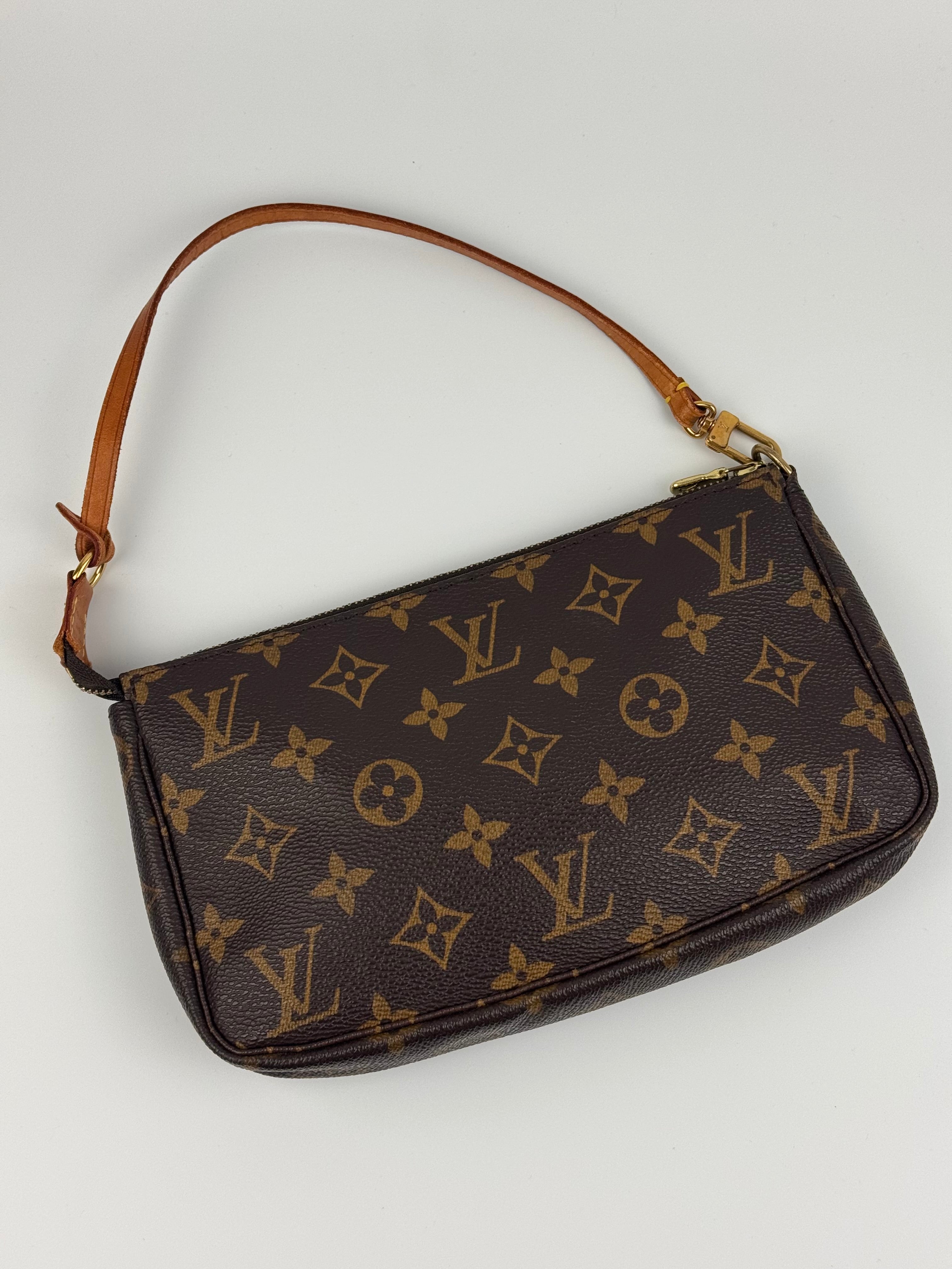 Louis Vuitton Pochette Accessoires