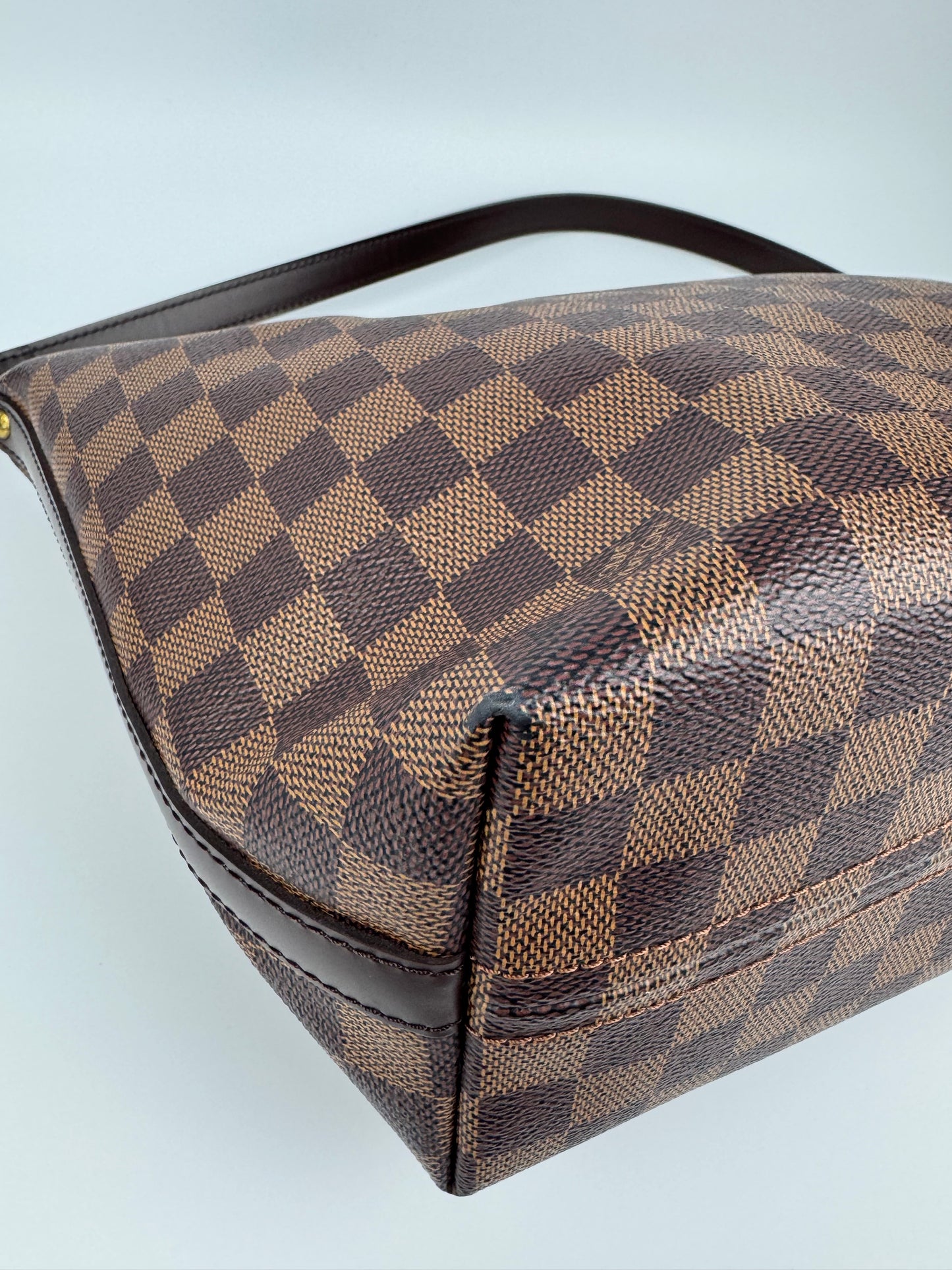 Louis Vuitton Damier Ebene Illovo MM