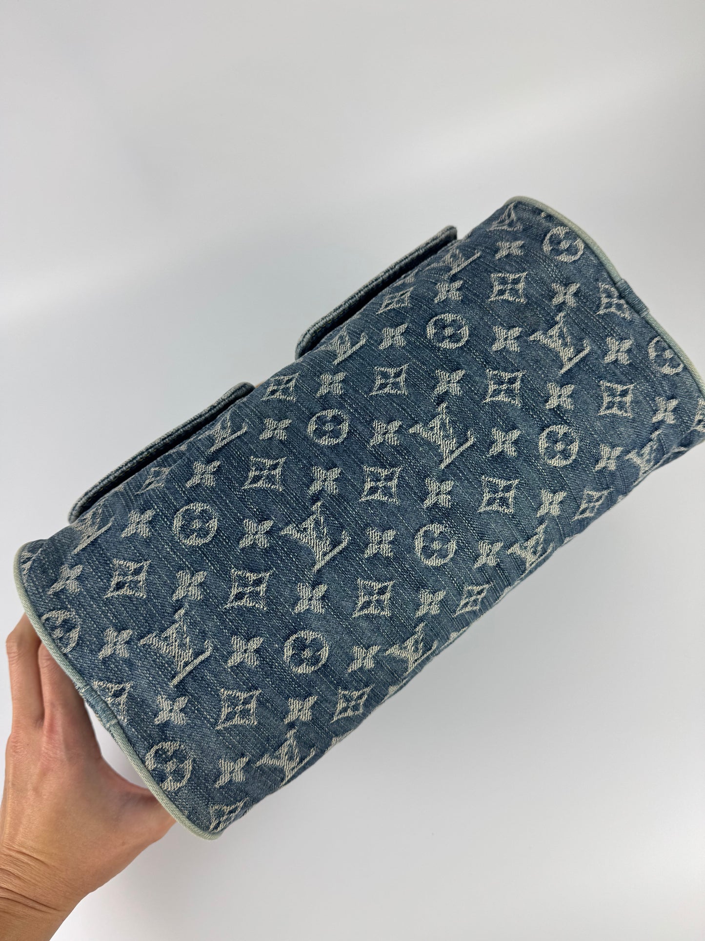 Louis Vuitton Neo Speedy Handbag