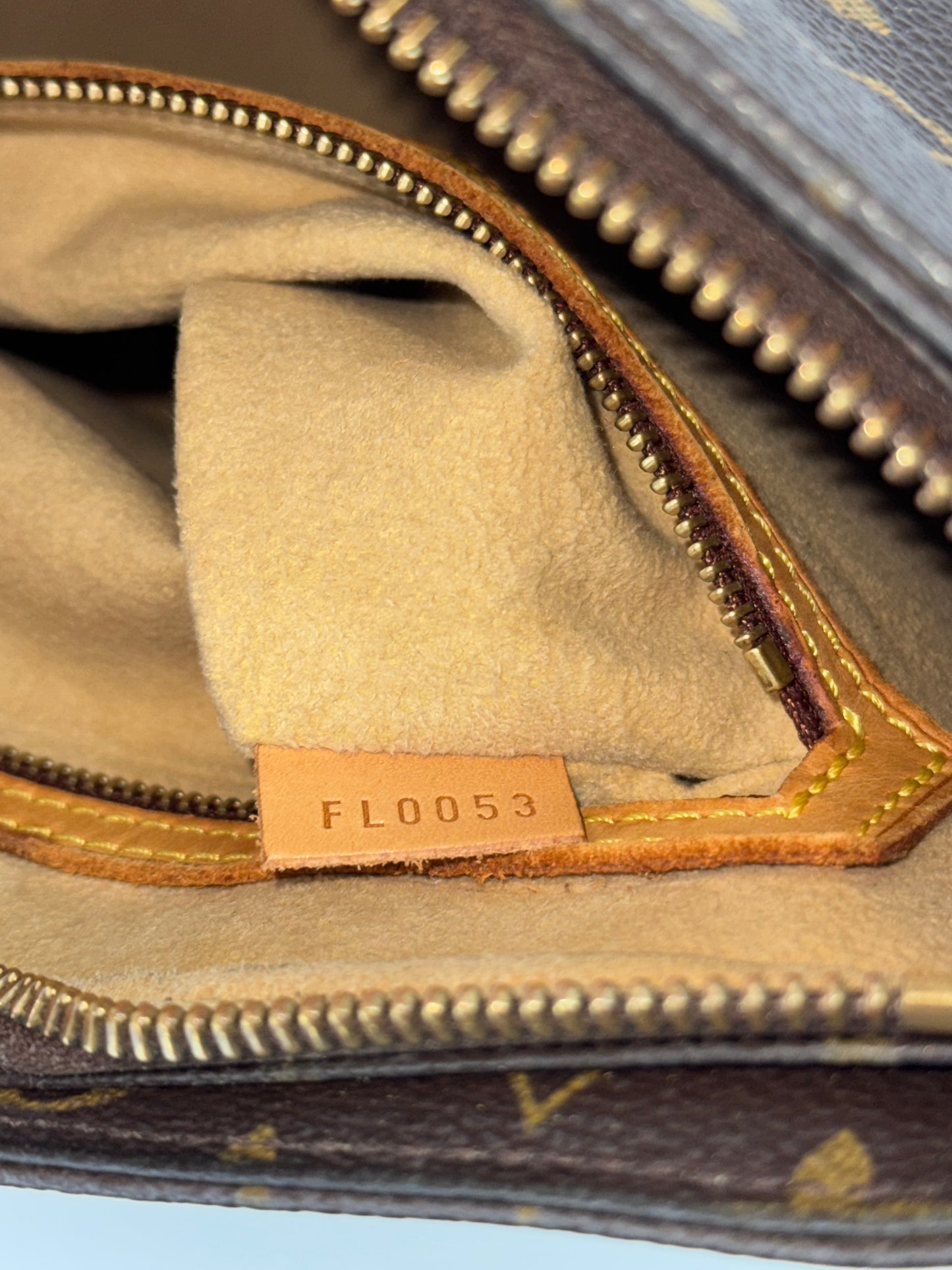 Louis Vuitton Looping MM Shoulder Bag
