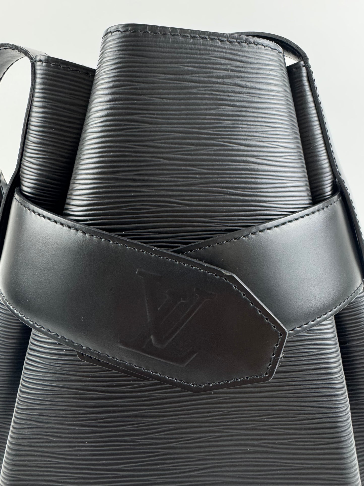 Louis Vuitton Sac De Paule Bucket Bag