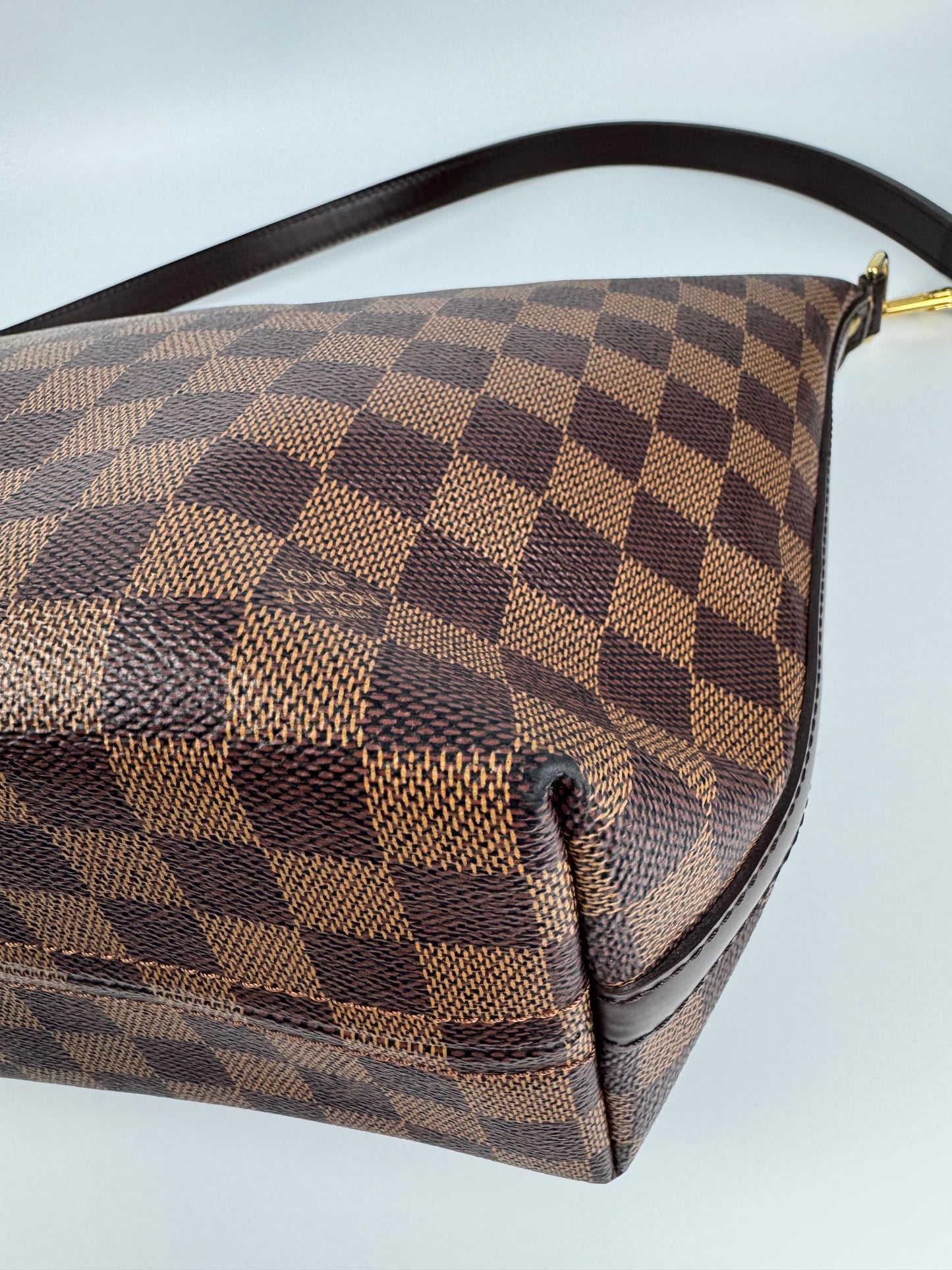 Louis Vuitton Damier Ebene Illovo MM