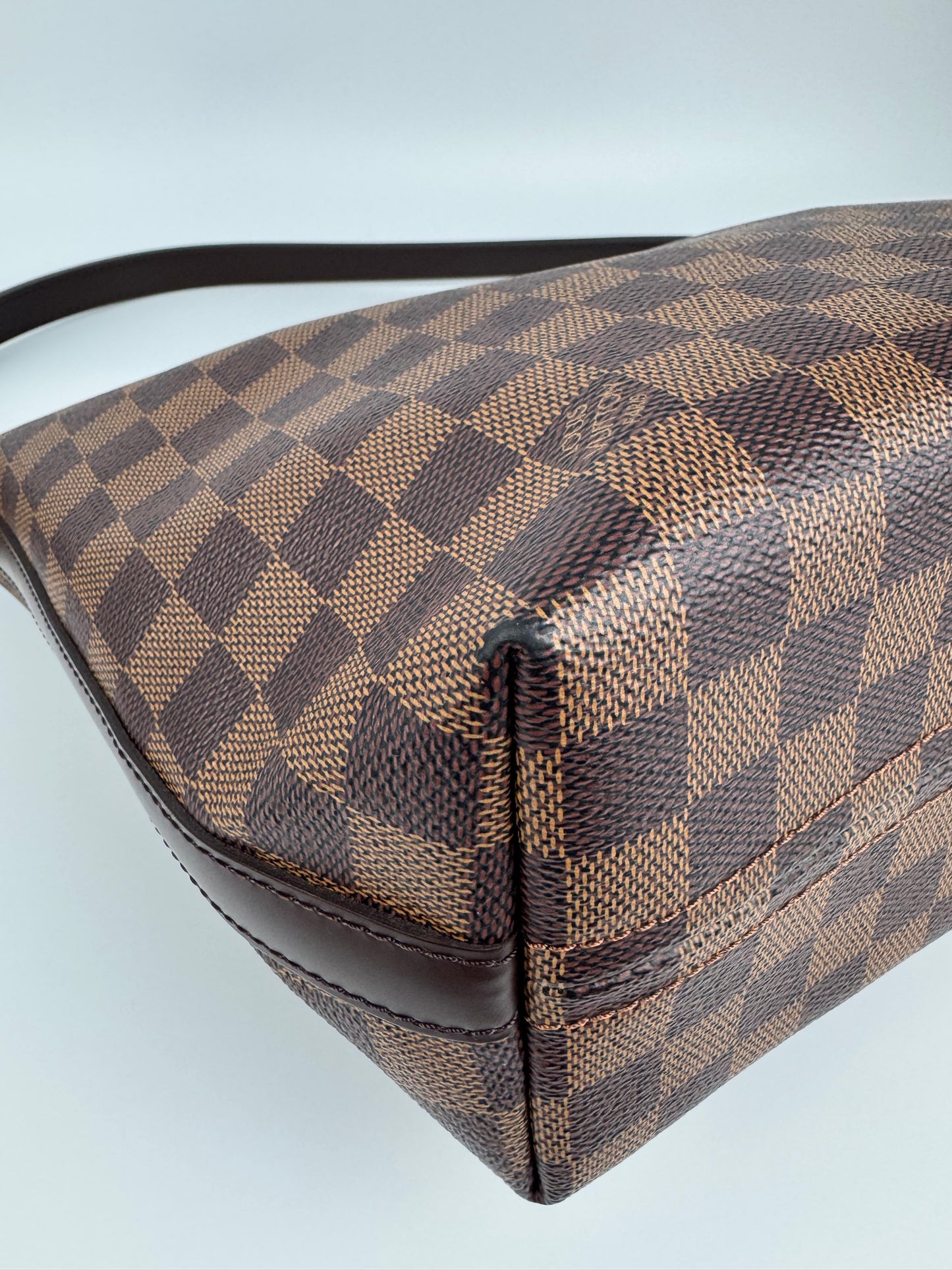 Louis Vuitton Damier Ebene Illovo MM