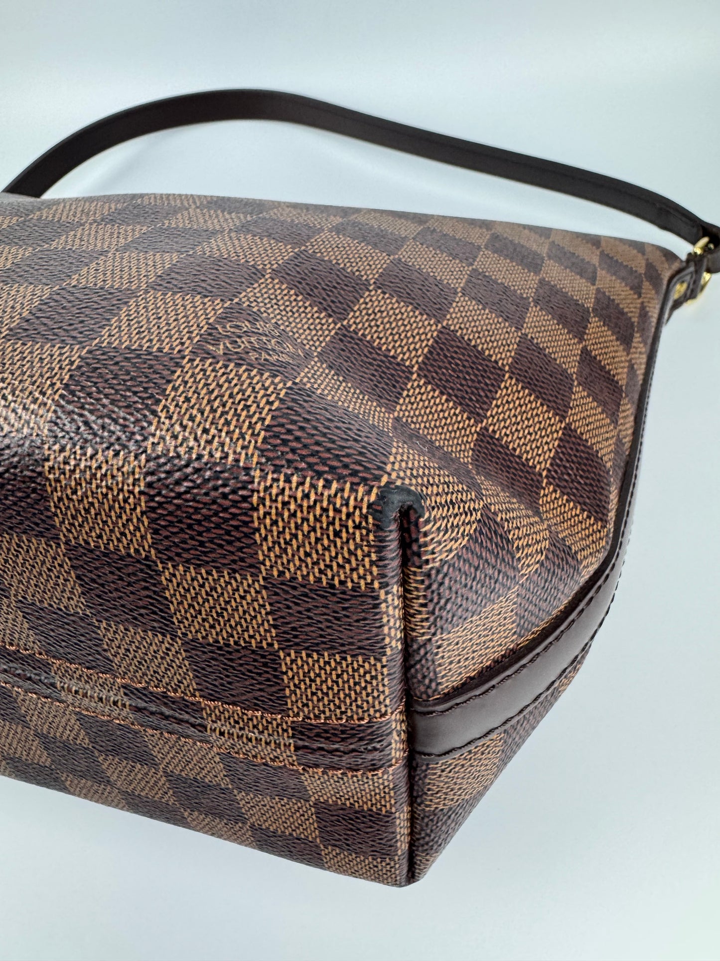 Louis Vuitton Damier Ebene Illovo MM