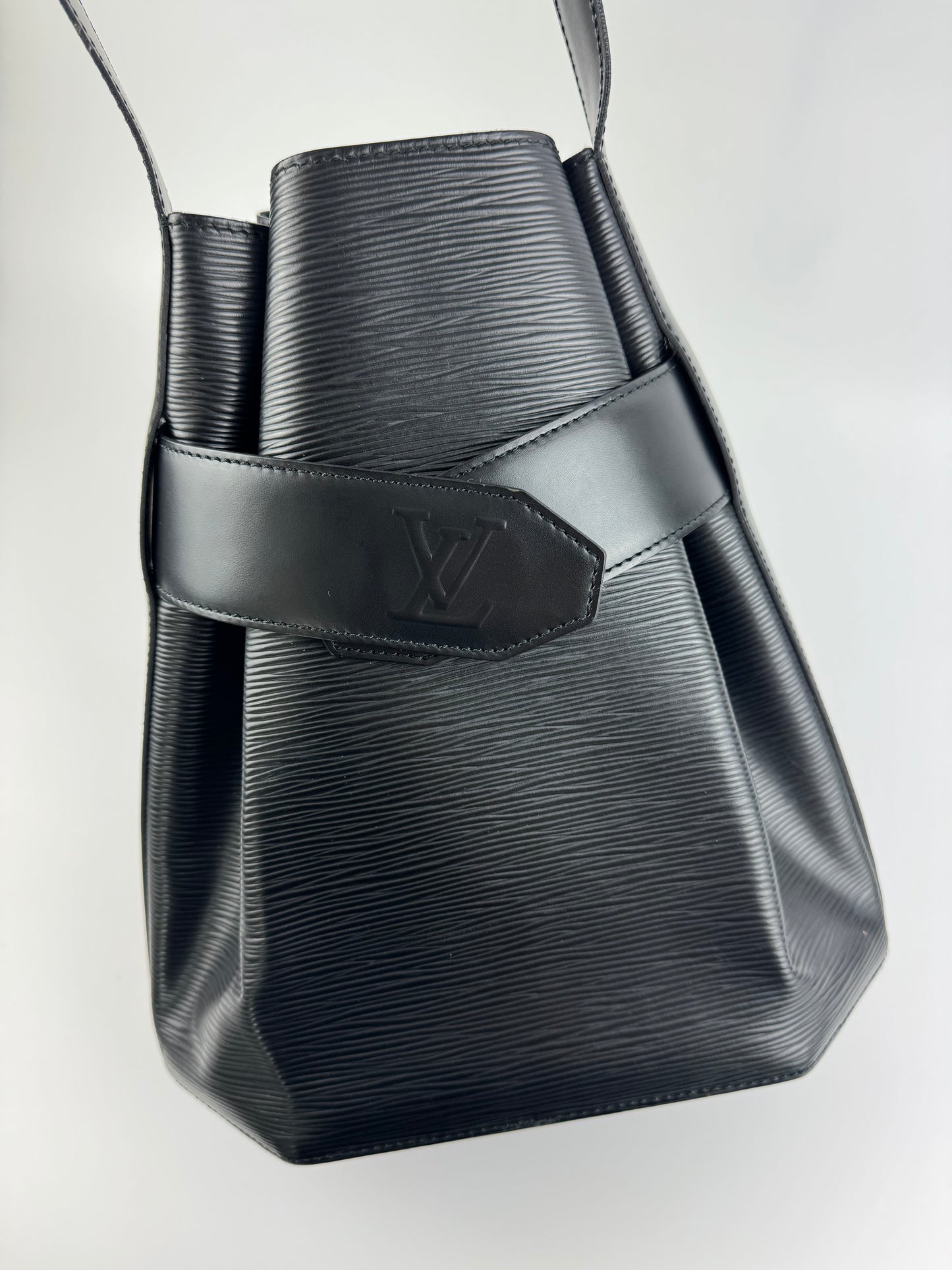 Louis Vuitton Sac De Paule Bucket Bag