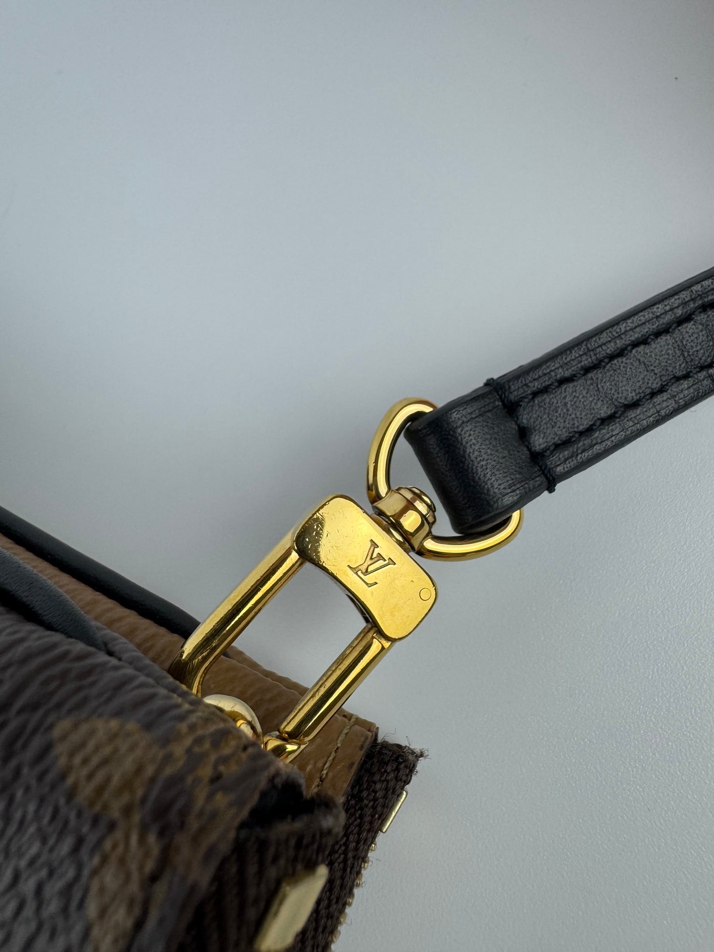 Louis Vuitton Reverse Pochette