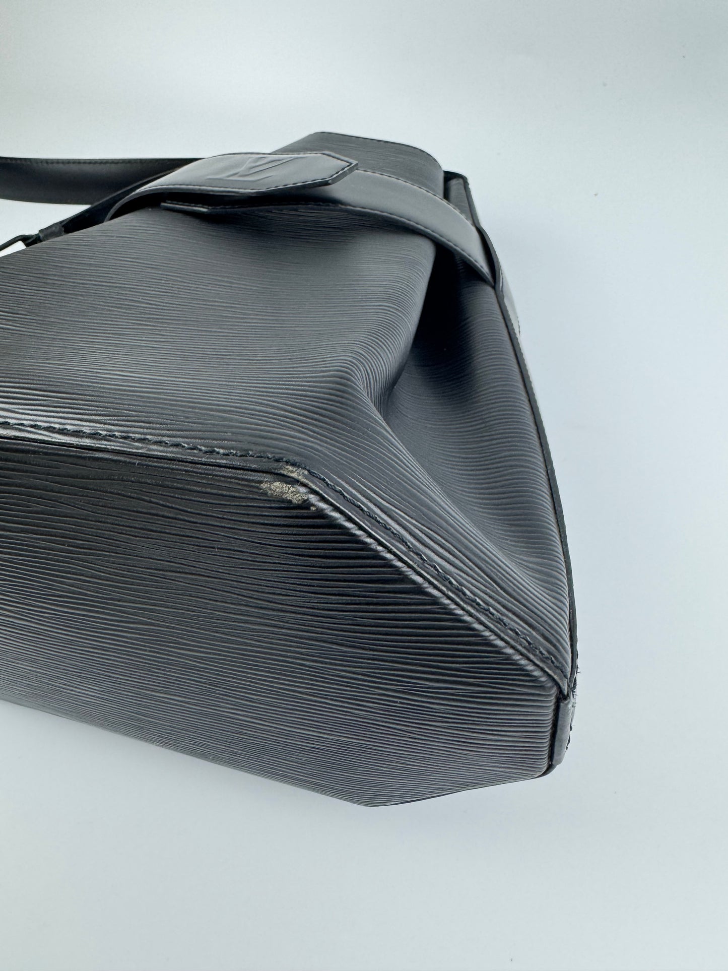 Louis Vuitton Sac De Paule Bucket Bag