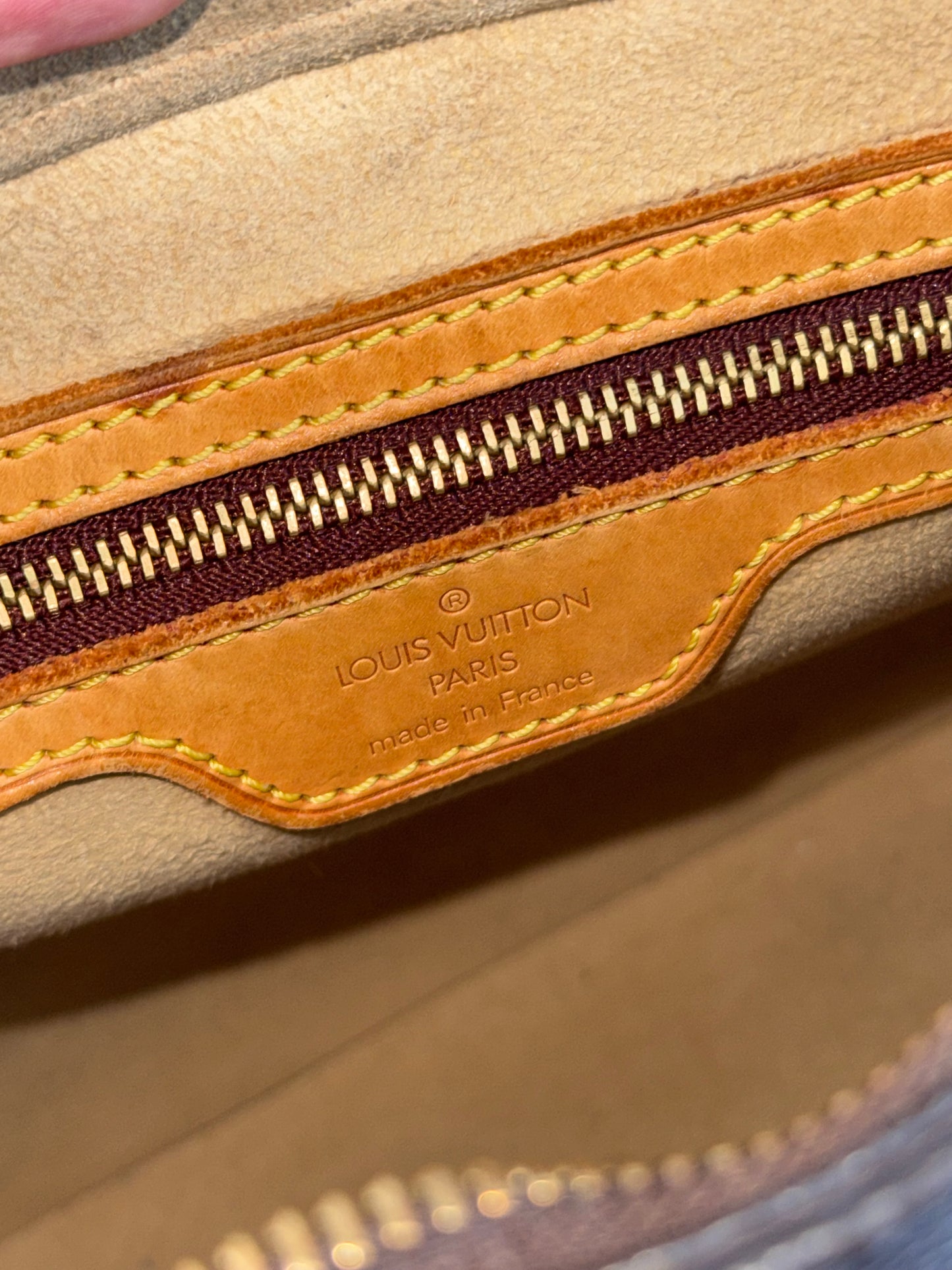 Louis Vuitton Looping MM Shoulder Bag